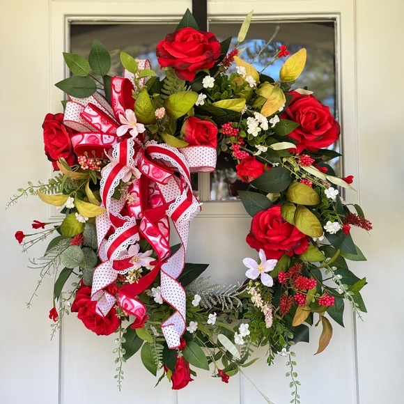 Red Roses Wreath - Picture 7 of 7